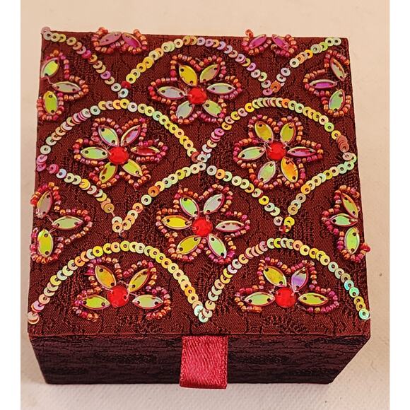 KEEPSAKE BOX/JEWELRY-PIER 1-Ruby Red-Sequins-Beaded-Satin Like Material-Square - Picture 2 of 7